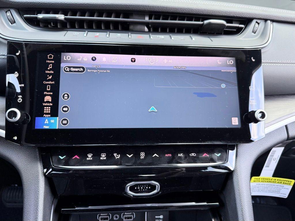 new 2026 Jeep Grand Cherokee car, priced at $43,600