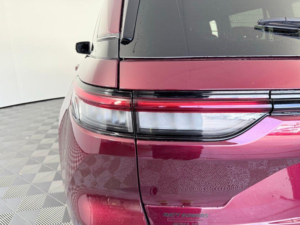 new 2026 Jeep Grand Cherokee car, priced at $43,600