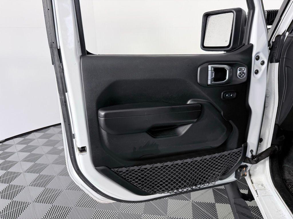 used 2021 Jeep Gladiator car, priced at $25,477