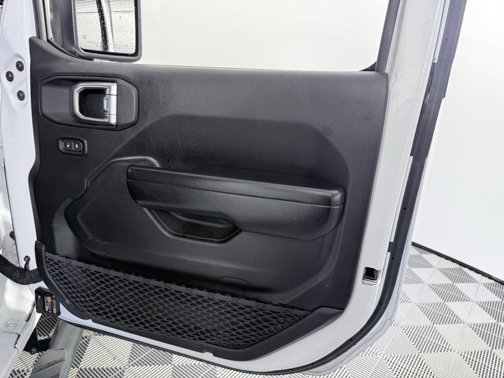 used 2021 Jeep Gladiator car, priced at $25,477