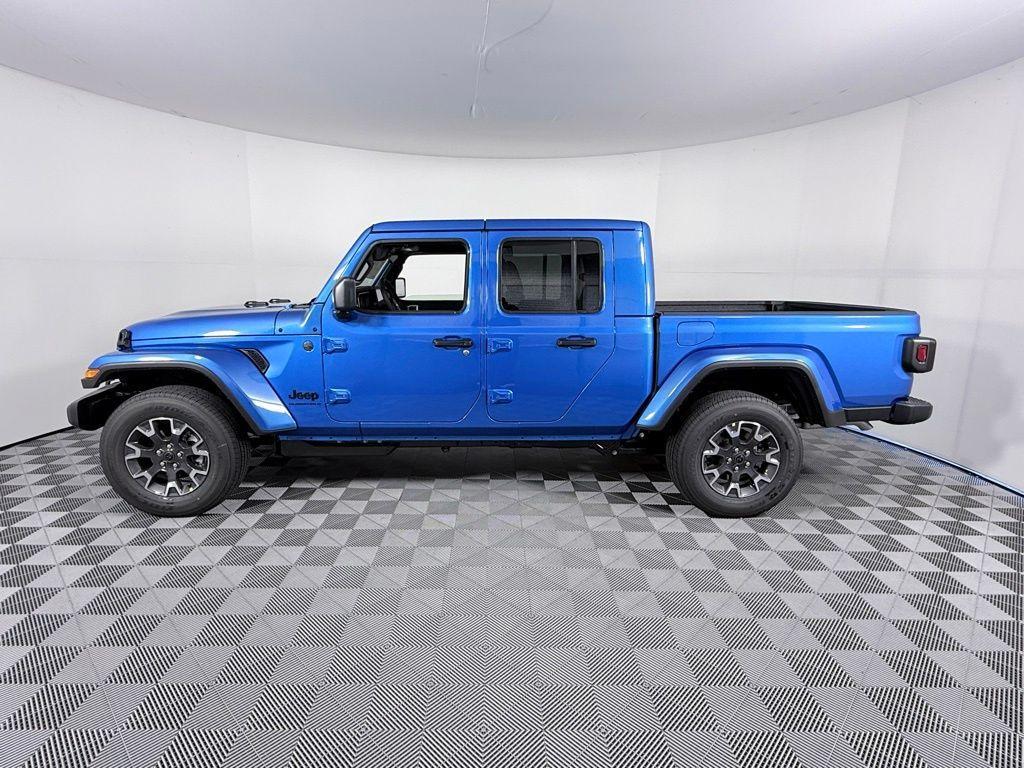 new 2026 Jeep Gladiator car, priced at $43,027