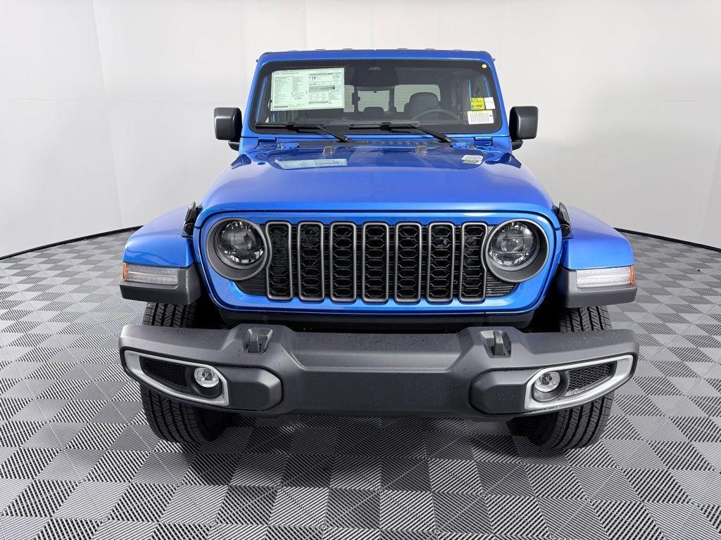 new 2026 Jeep Gladiator car, priced at $43,027
