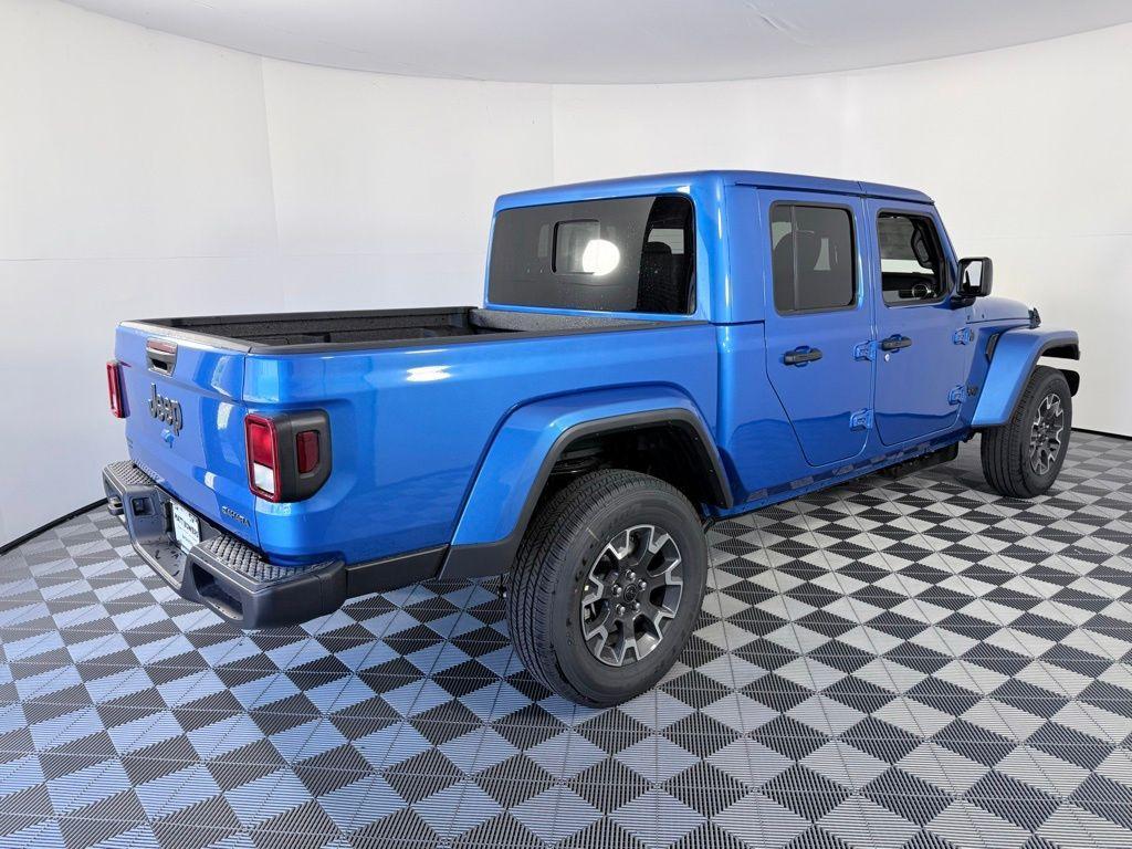 new 2026 Jeep Gladiator car, priced at $43,027