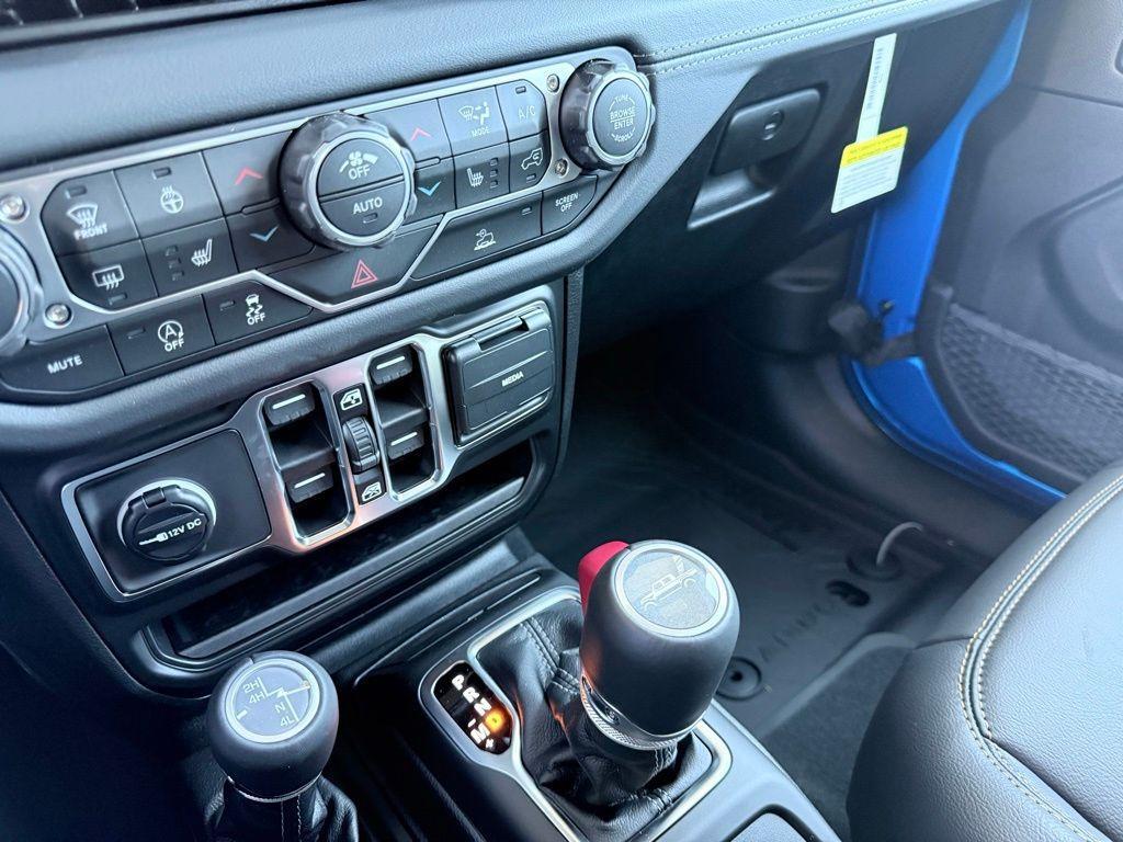 new 2026 Jeep Gladiator car, priced at $43,027