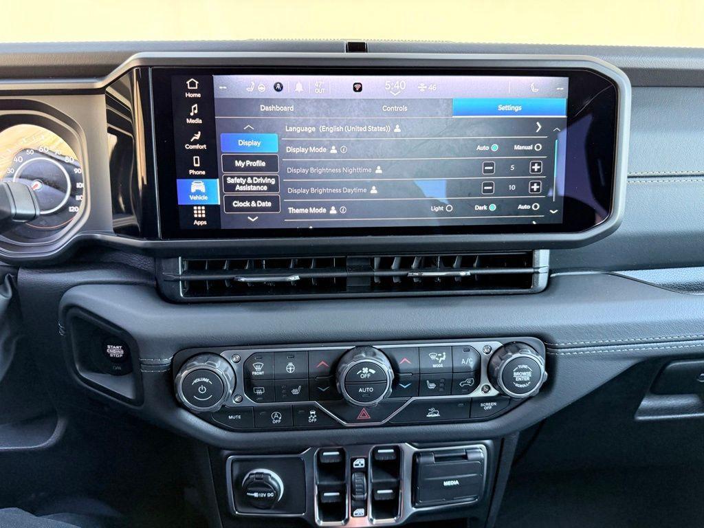 new 2026 Jeep Gladiator car, priced at $43,027