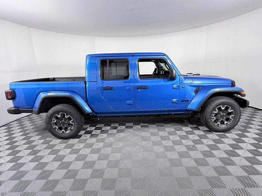 new 2026 Jeep Gladiator car, priced at $43,027