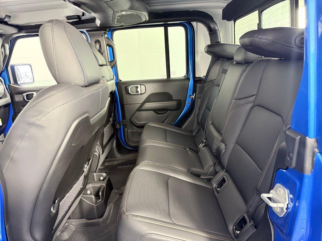 new 2026 Jeep Gladiator car, priced at $43,027
