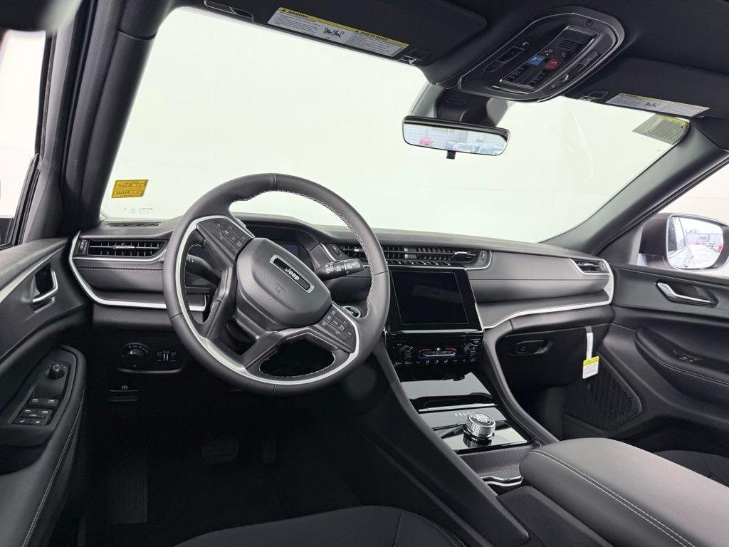 new 2025 Jeep Grand Cherokee car, priced at $32,430