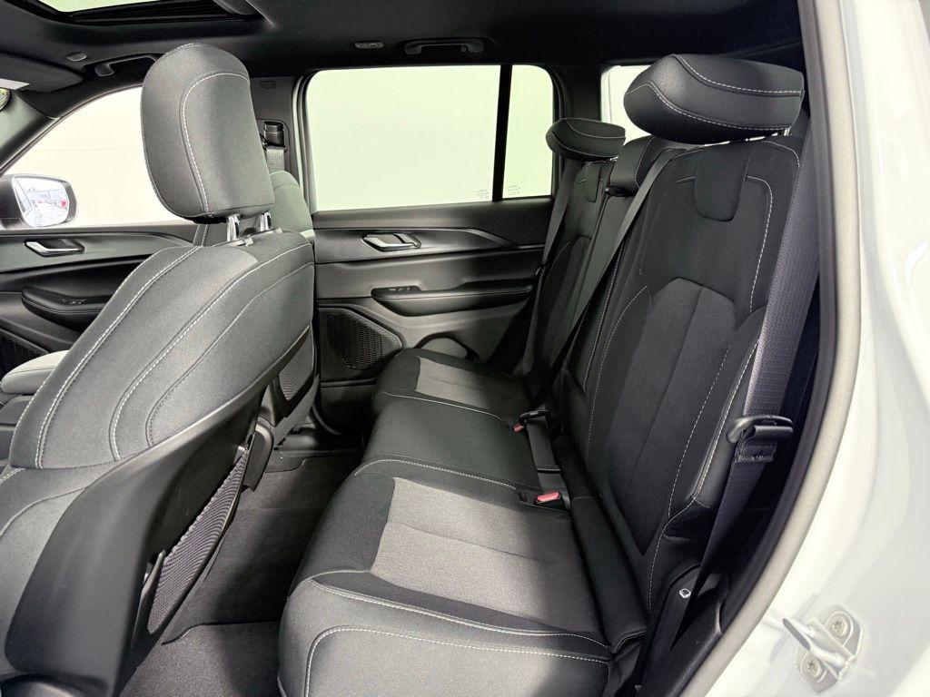 new 2025 Jeep Grand Cherokee car, priced at $32,430