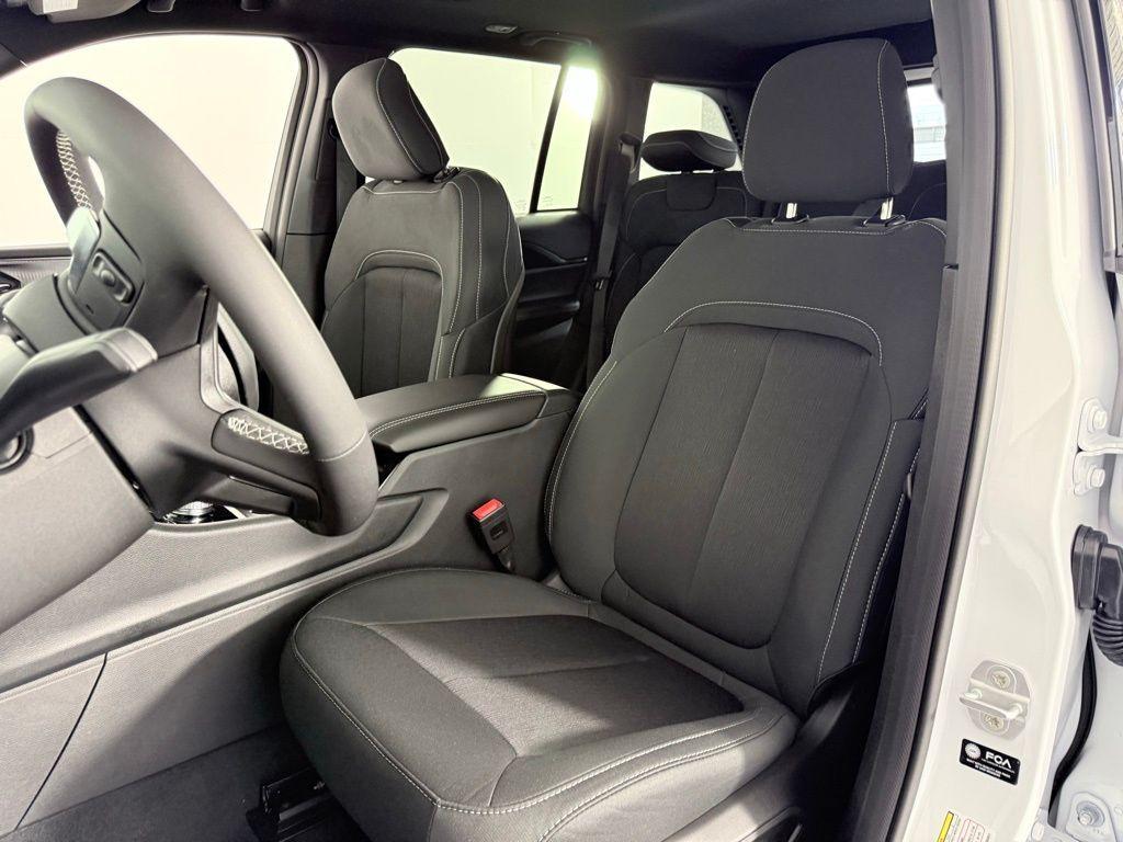 new 2025 Jeep Grand Cherokee car, priced at $32,430