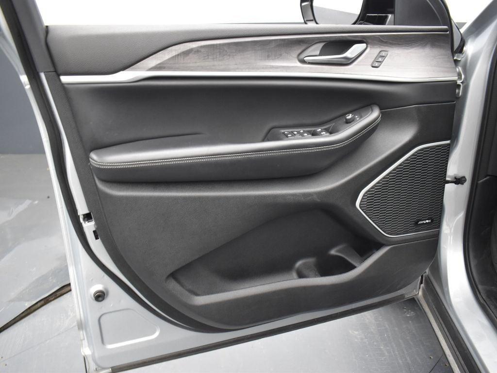 used 2023 Jeep Grand Cherokee L car, priced at $24,587