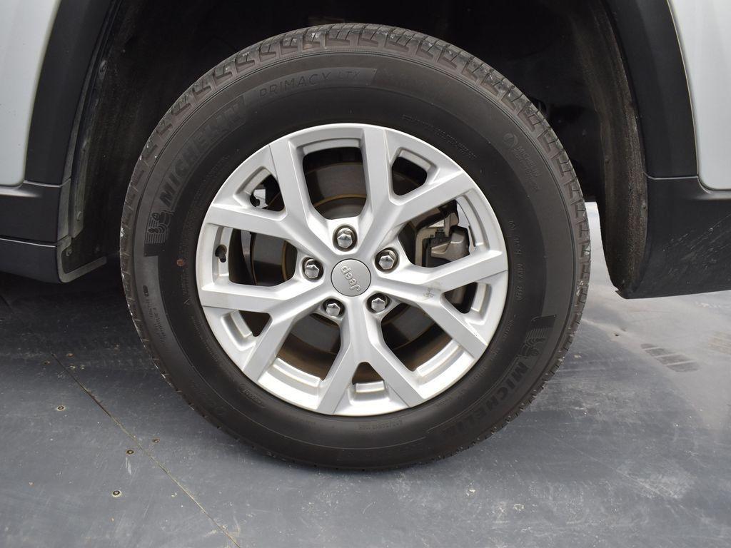 used 2023 Jeep Grand Cherokee L car, priced at $24,587