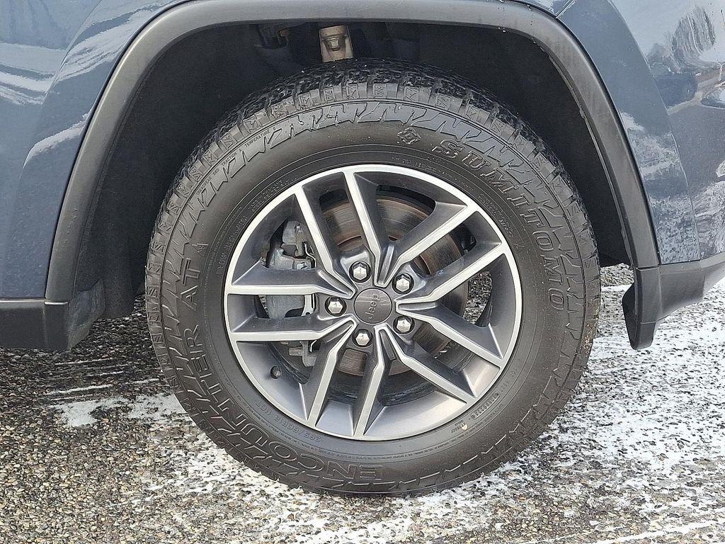 used 2020 Jeep Grand Cherokee car, priced at $13,995