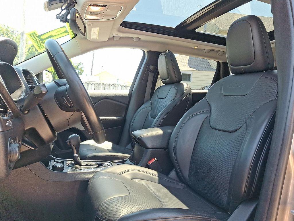 used 2019 Jeep Cherokee car, priced at $14,195