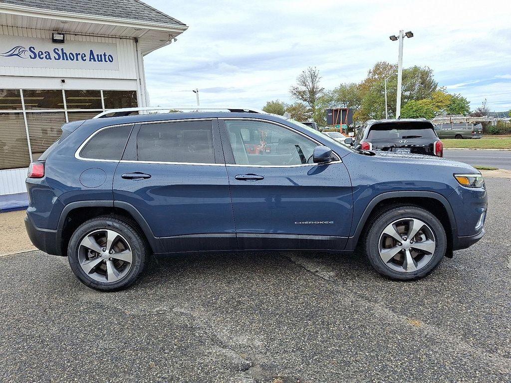 used 2021 Jeep Cherokee car, priced at $10,995