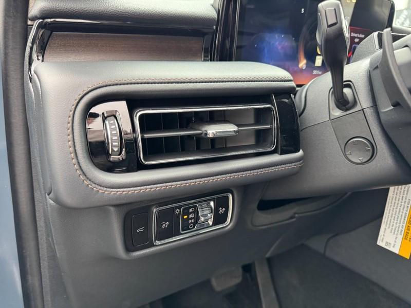 new 2025 Lincoln Aviator car, priced at $82,340