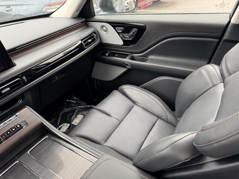 new 2025 Lincoln Aviator car, priced at $82,340