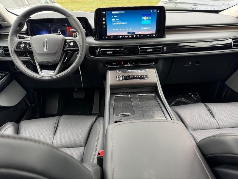 new 2025 Lincoln Aviator car, priced at $82,340