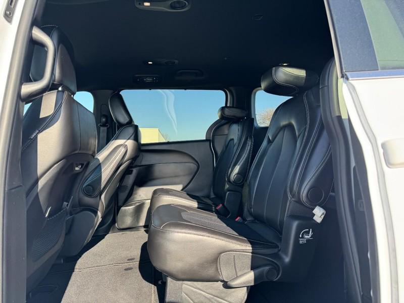 used 2025 Chrysler Pacifica car, priced at $31,222