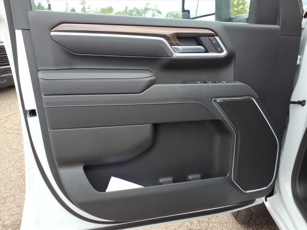 used 2025 Chevrolet Silverado 3500 car, priced at $61,995