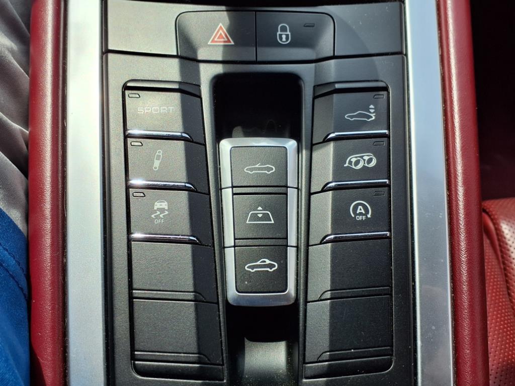 used 2018 Porsche 911 car, priced at $59,995