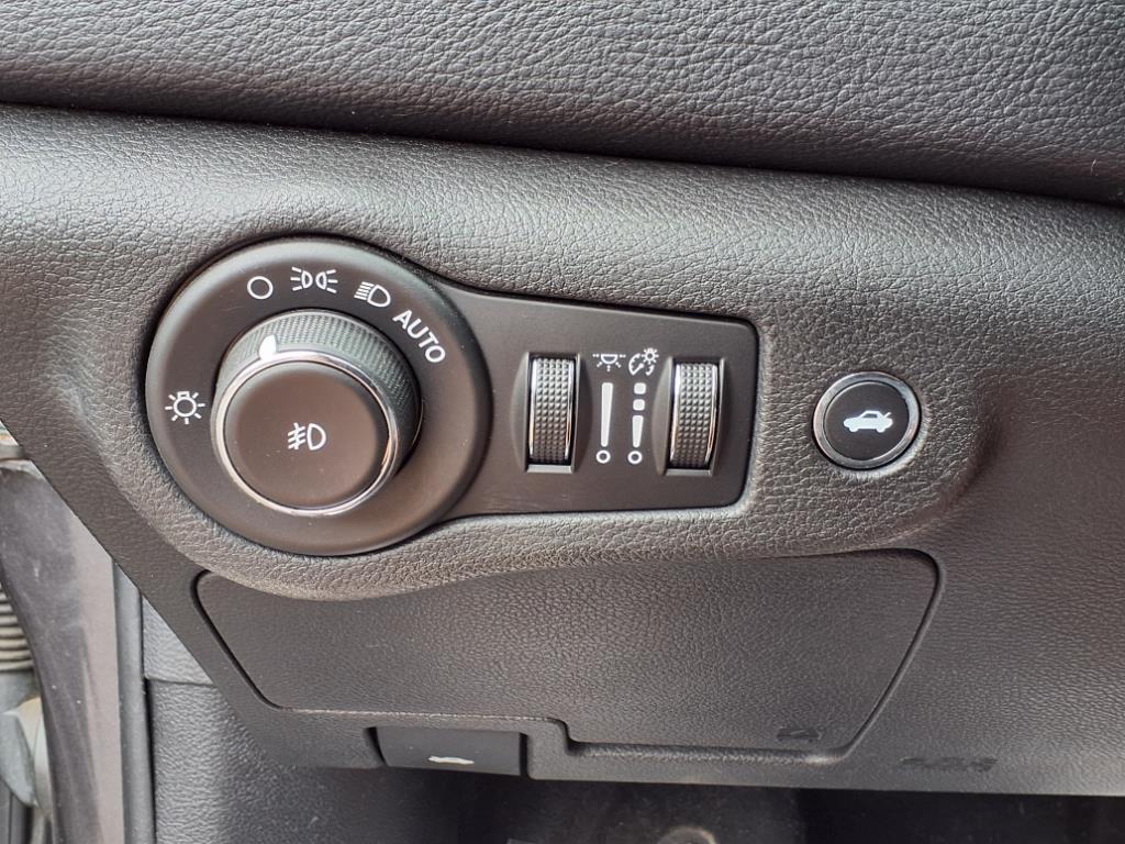 used 2015 Chrysler 200 car, priced at $7,995