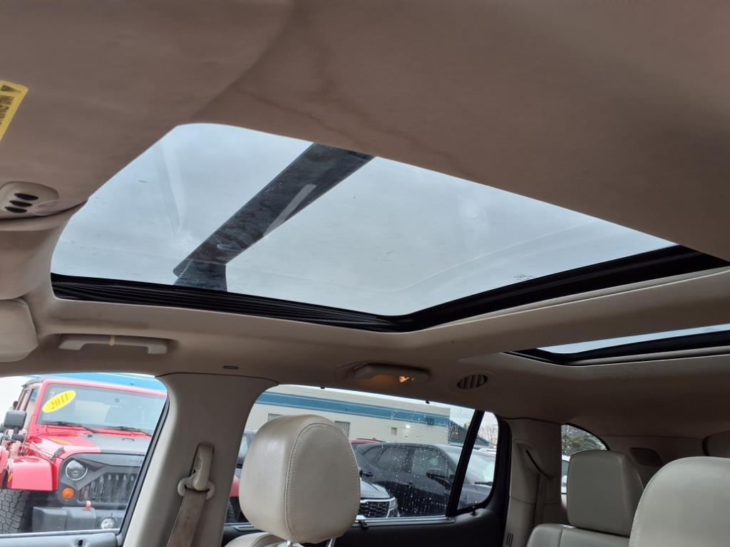 used 2011 Lincoln MKT car, priced at $2,995