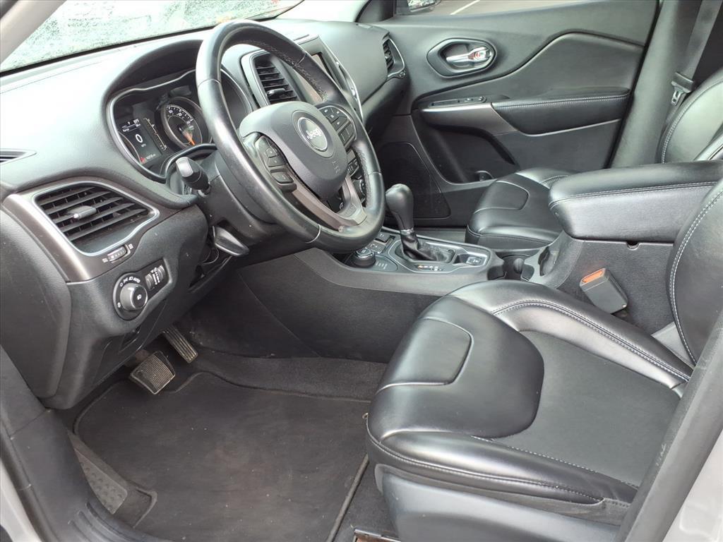 used 2019 Jeep Cherokee car, priced at $12,995