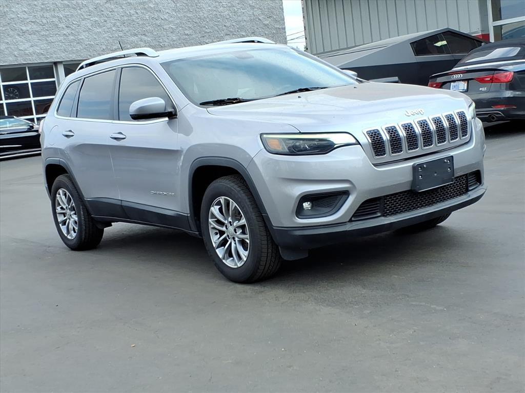 used 2019 Jeep Cherokee car, priced at $12,995