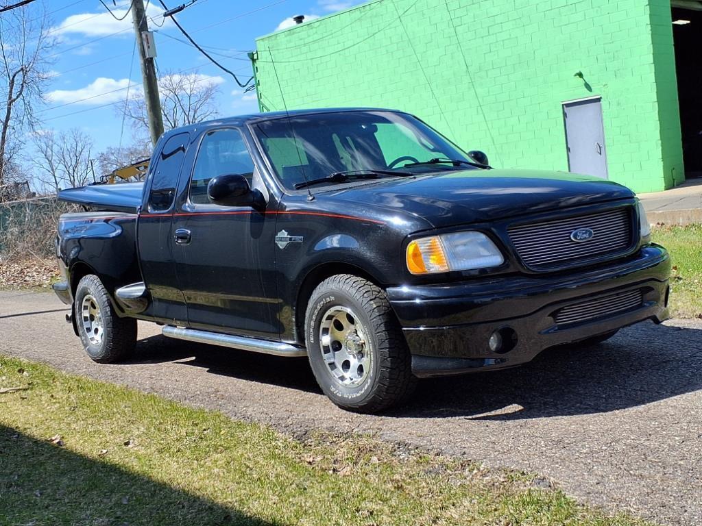 used 2000 Ford F-150 car, priced at $10,500