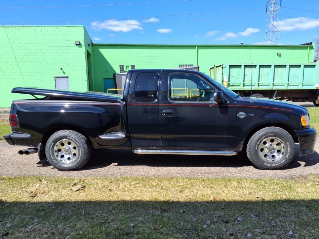 used 2000 Ford F-150 car, priced at $10,500