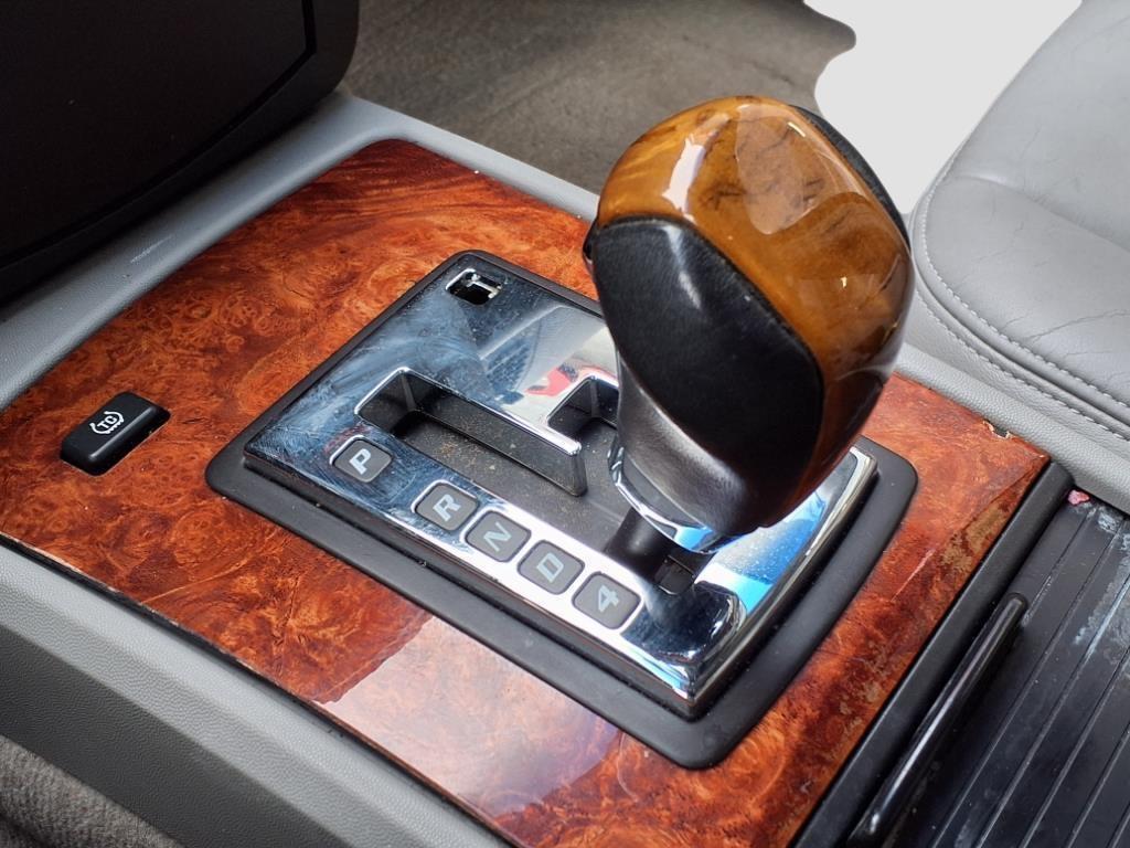 used 2005 Cadillac SRX car, priced at $3,995