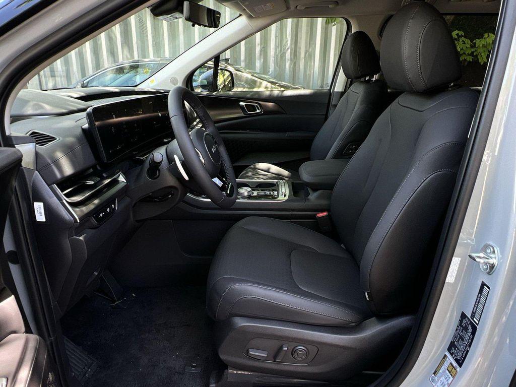 new 2026 Kia Carnival Hybrid car, priced at $53,365
