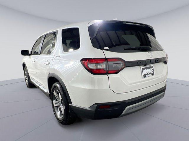 used 2025 Honda Pilot car, priced at $40,000