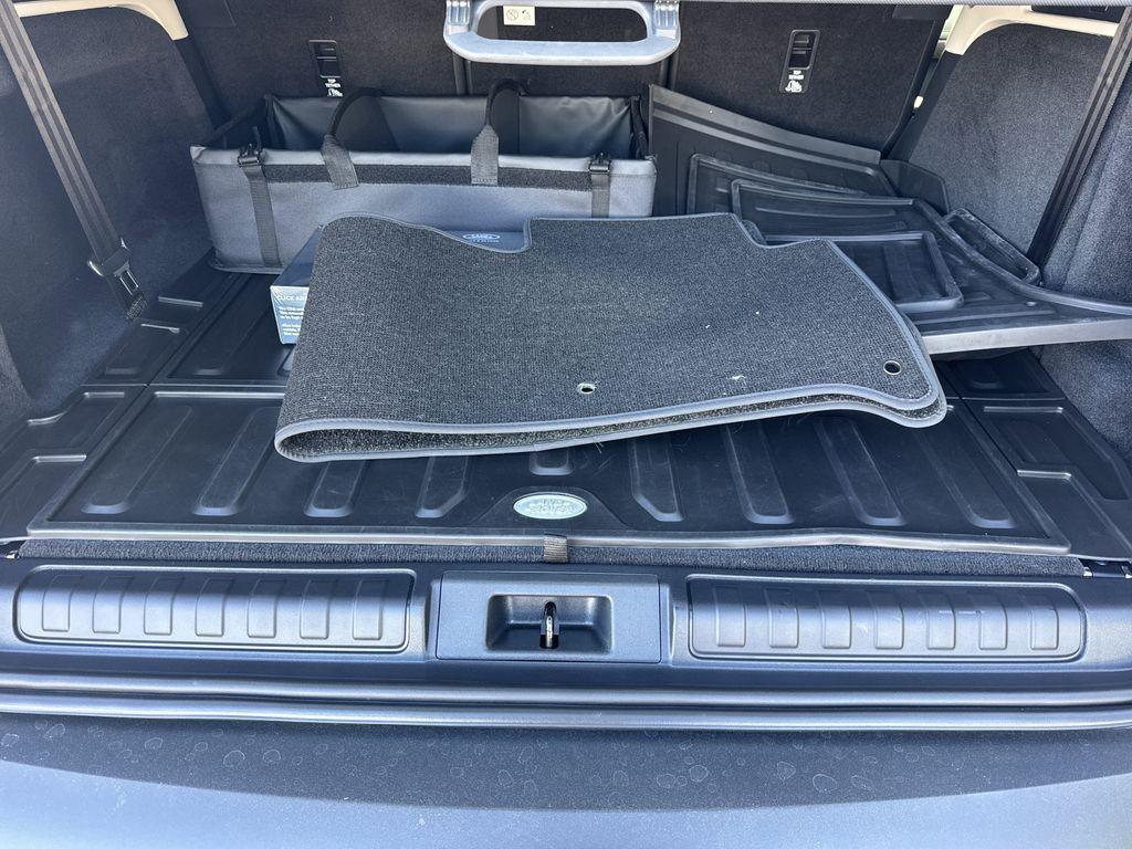 used 2025 Land Rover Discovery car, priced at $48,492