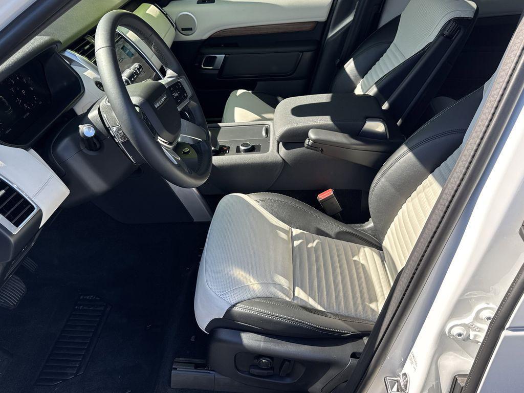 used 2025 Land Rover Discovery car, priced at $48,492