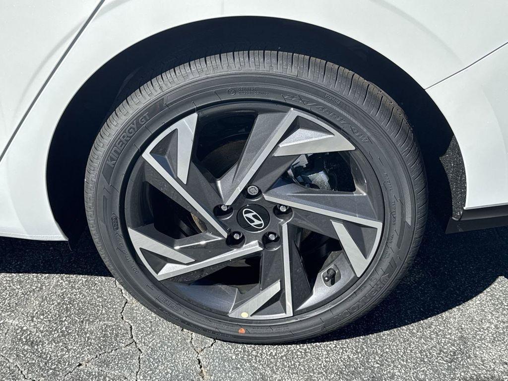 new 2025 Hyundai Elantra car, priced at $25,960