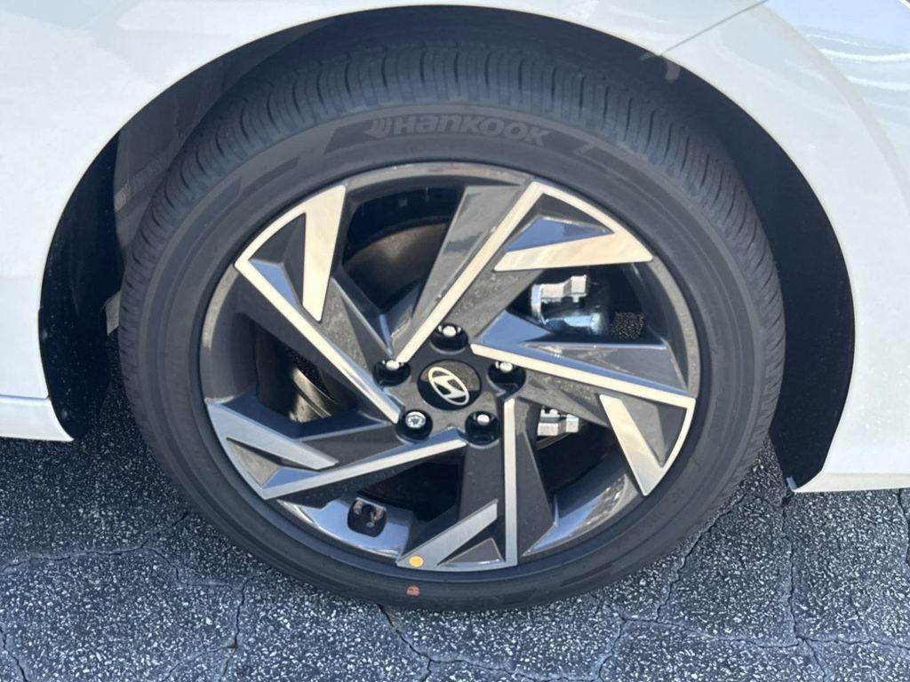 new 2025 Hyundai Elantra car, priced at $25,960