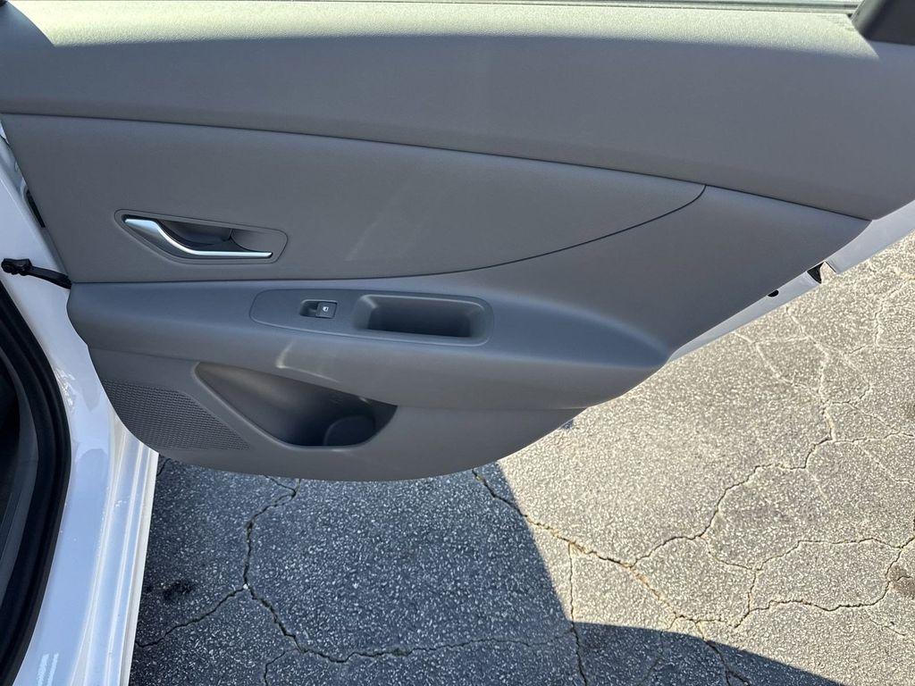 new 2025 Hyundai Elantra car, priced at $25,960