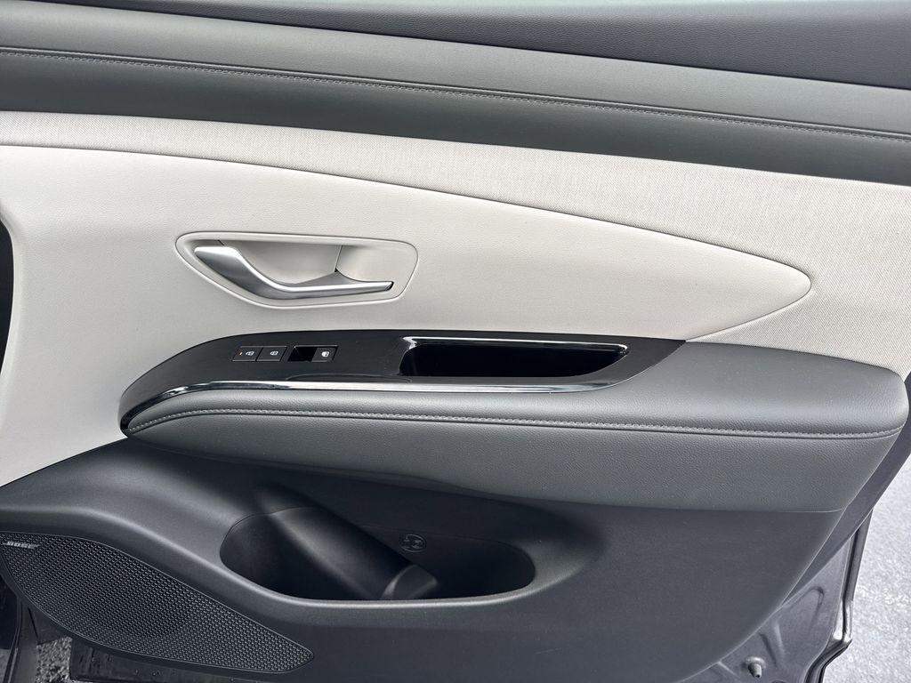 used 2025 Hyundai TUCSON Hybrid car, priced at $32,992
