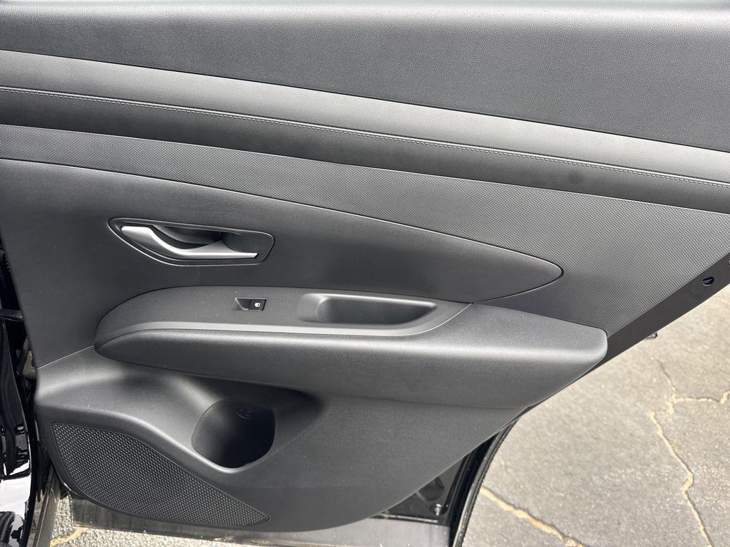 new 2025 Hyundai TUCSON Hybrid car, priced at $31,420