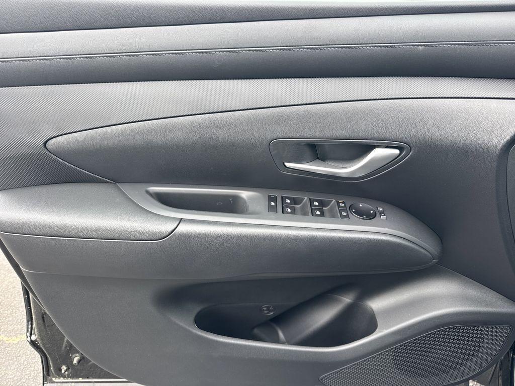 new 2025 Hyundai TUCSON Hybrid car, priced at $31,420