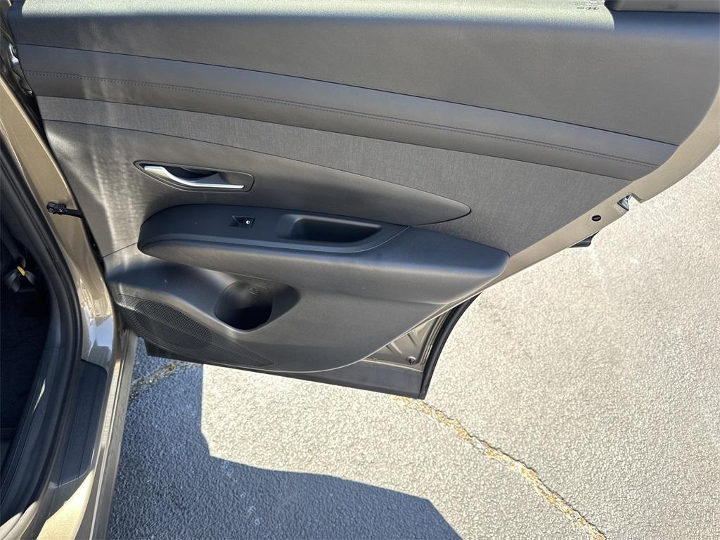 new 2025 Hyundai TUCSON Hybrid car, priced at $34,560