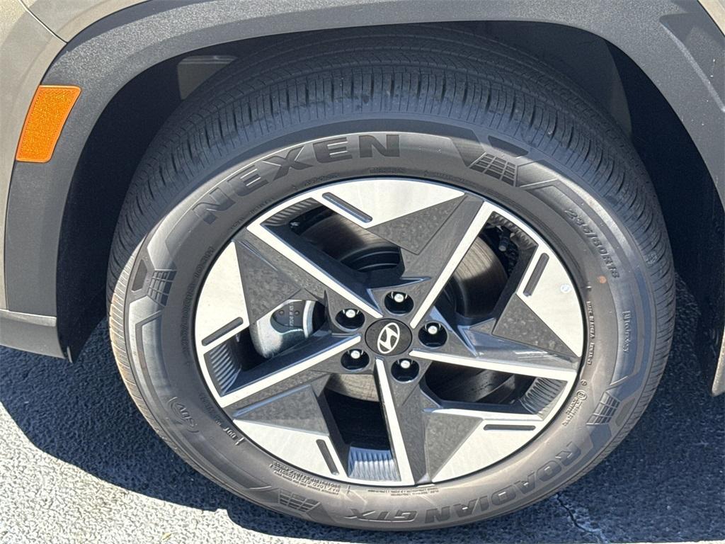 new 2025 Hyundai TUCSON Hybrid car, priced at $34,560