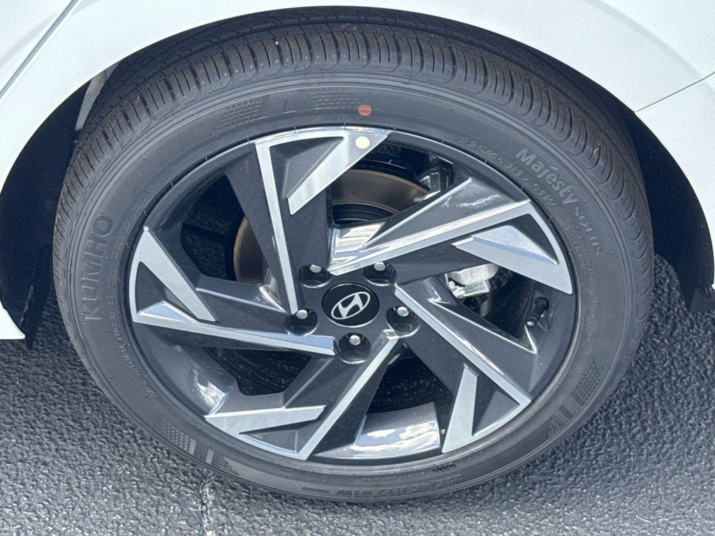 new 2025 Hyundai Elantra car, priced at $23,585