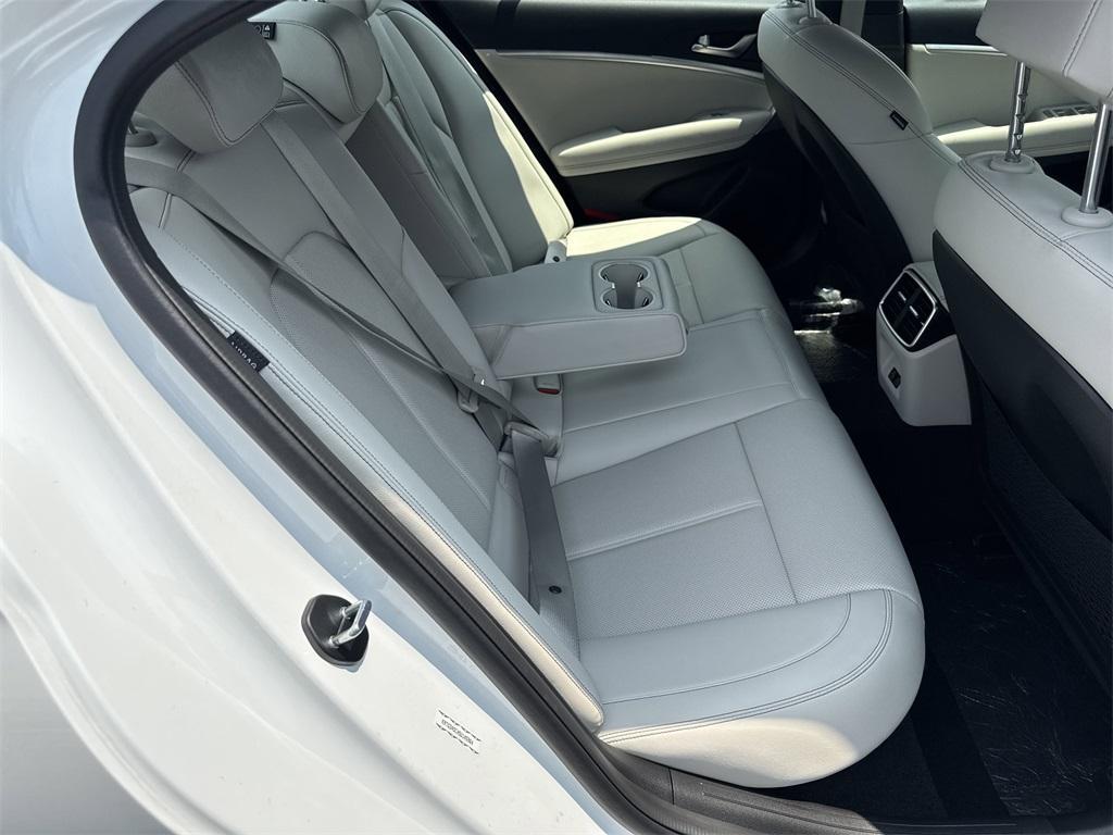 new 2025 Genesis G70 car, priced at $44,105