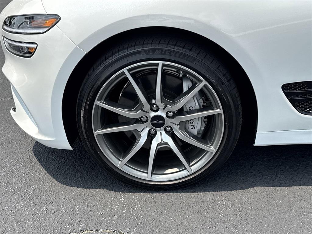 new 2025 Genesis G70 car, priced at $44,105