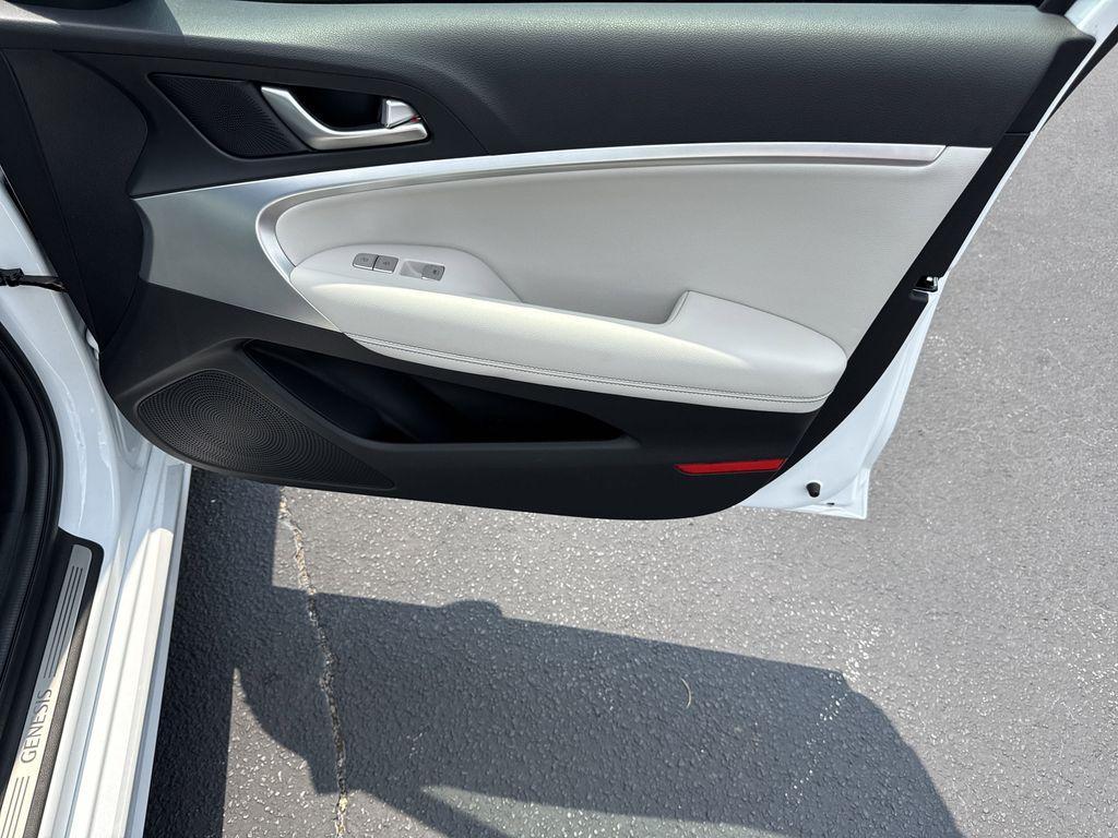 new 2025 Genesis G70 car, priced at $39,105
