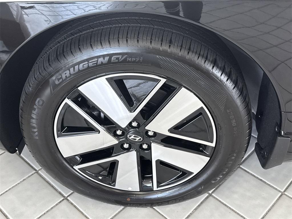 new 2026 Hyundai IONIQ 9 car, priced at $68,285