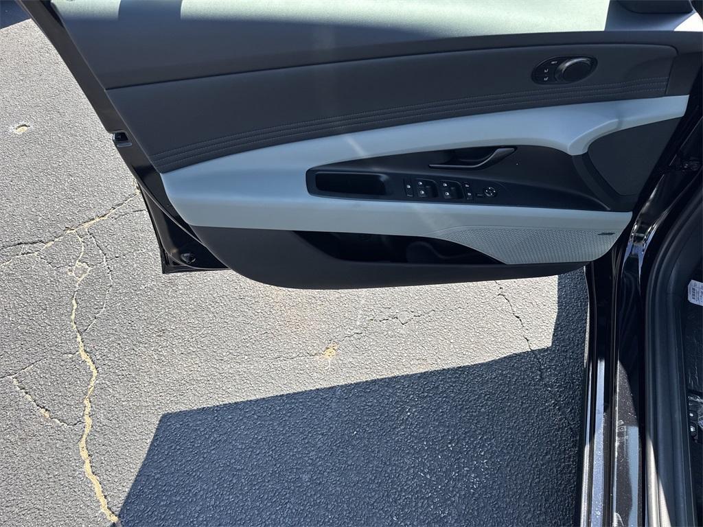 new 2025 Hyundai ELANTRA HEV car, priced at $28,460